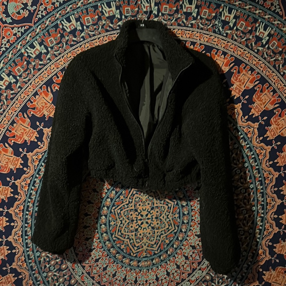 Black cropped fluffy jacket